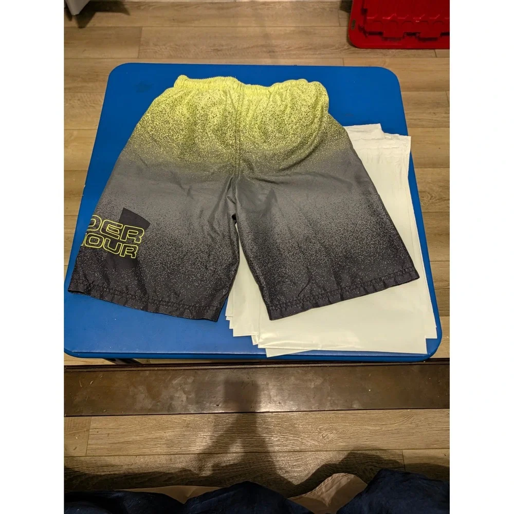 Under Armour Boys Neon Yellow Grey Ombre Swim Shorts Trunks YMD Medium